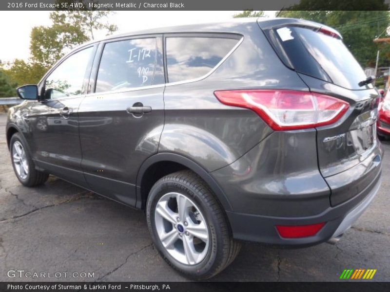 Magnetic Metallic / Charcoal Black 2016 Ford Escape SE 4WD