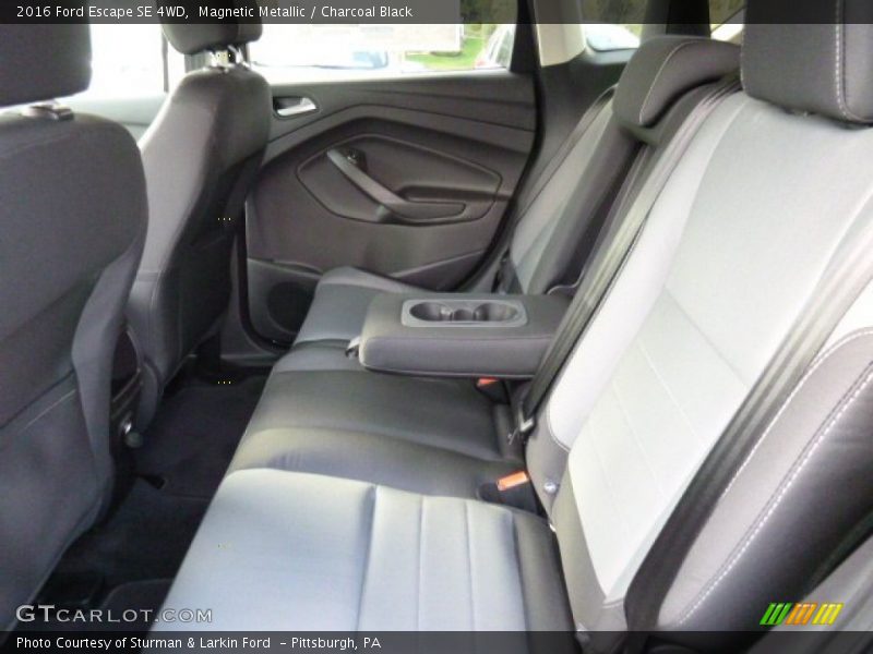 Magnetic Metallic / Charcoal Black 2016 Ford Escape SE 4WD