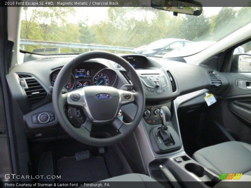 Magnetic Metallic / Charcoal Black 2016 Ford Escape SE 4WD