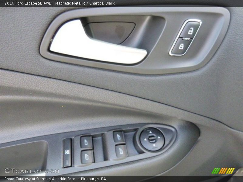 Magnetic Metallic / Charcoal Black 2016 Ford Escape SE 4WD