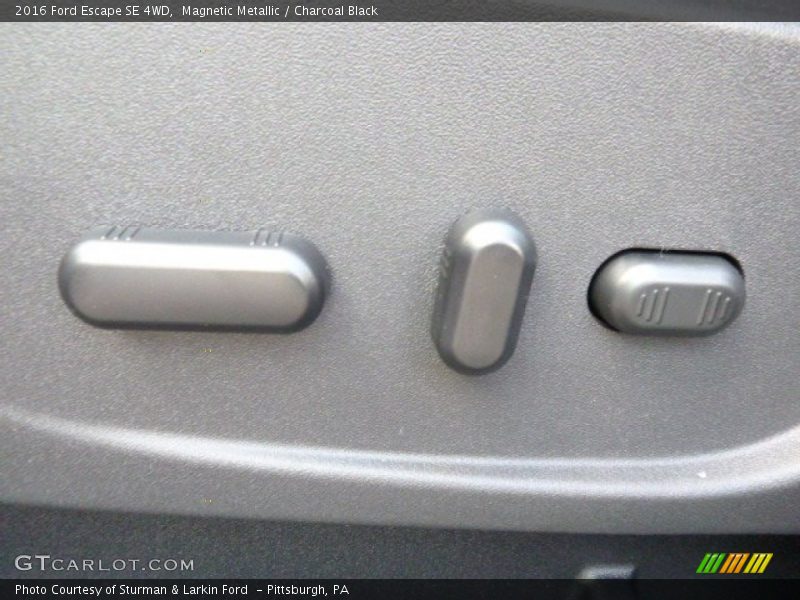 Magnetic Metallic / Charcoal Black 2016 Ford Escape SE 4WD