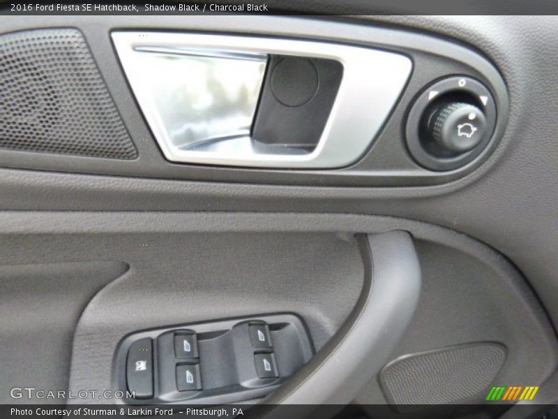 Shadow Black / Charcoal Black 2016 Ford Fiesta SE Hatchback