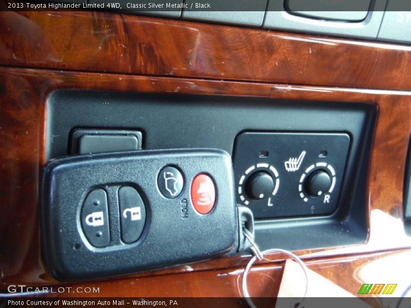 Classic Silver Metallic / Black 2013 Toyota Highlander Limited 4WD