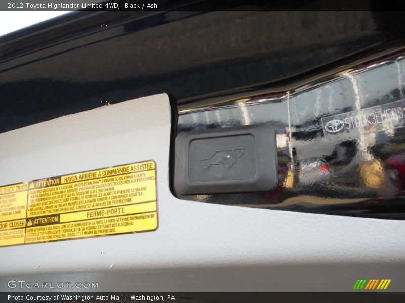 Black / Ash 2012 Toyota Highlander Limited 4WD