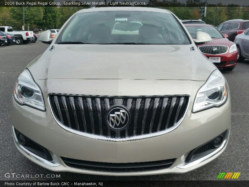 Sparkling Silver Metallic / Light Neutral/Cocoa 2016 Buick Regal Regal Group