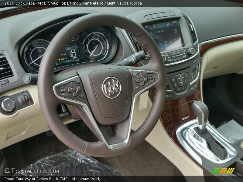 Sparkling Silver Metallic / Light Neutral/Cocoa 2016 Buick Regal Regal Group