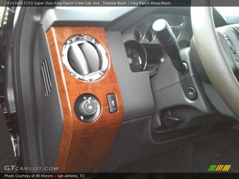 Shadow Black / King Ranch Mesa/Black 2016 Ford F250 Super Duty King Ranch Crew Cab 4x4