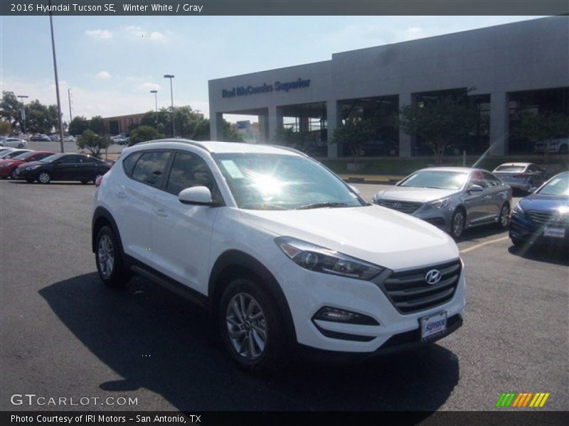 Winter White / Gray 2016 Hyundai Tucson SE