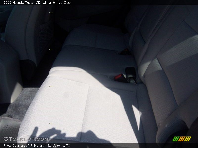 Winter White / Gray 2016 Hyundai Tucson SE