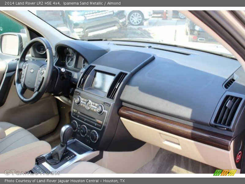 Ipanema Sand Metallic / Almond 2014 Land Rover LR2 HSE 4x4