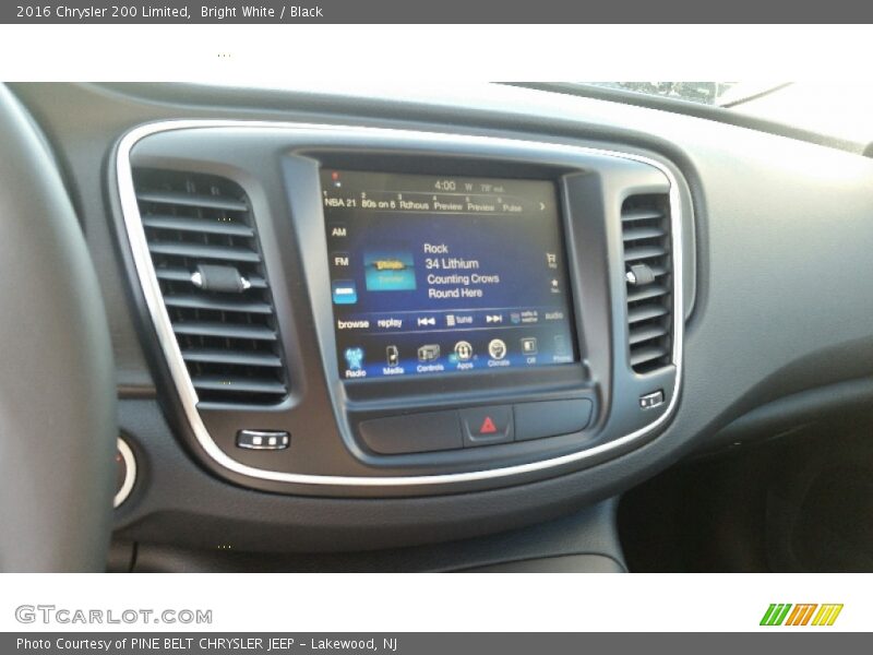 Bright White / Black 2016 Chrysler 200 Limited