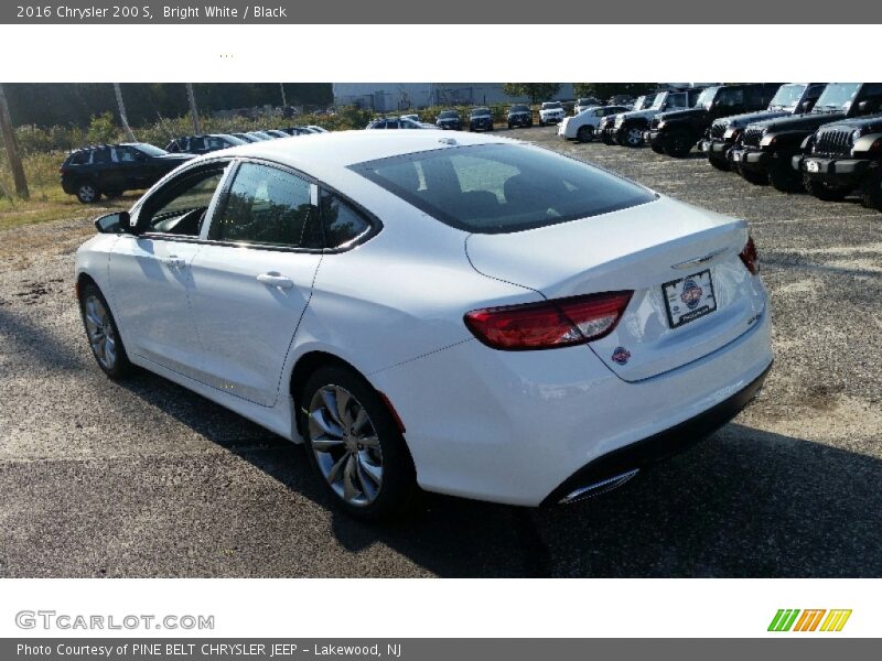 Bright White / Black 2016 Chrysler 200 S