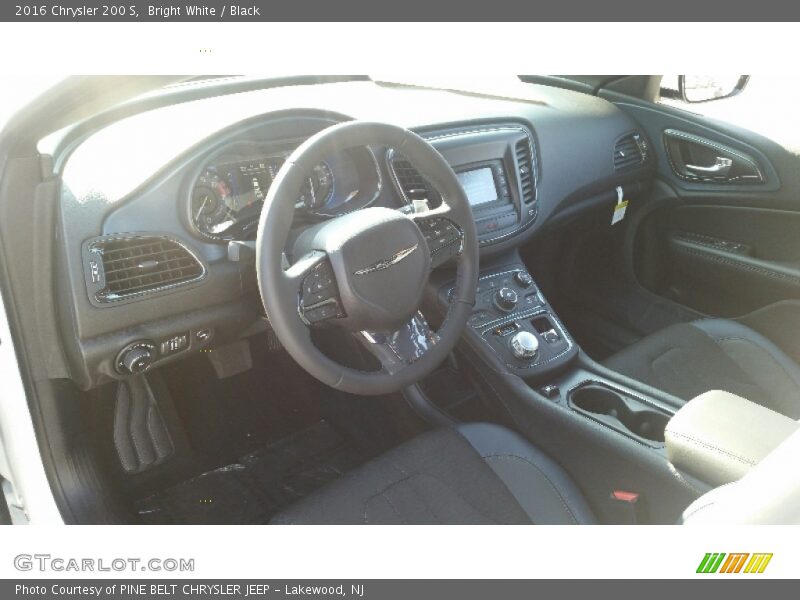 Bright White / Black 2016 Chrysler 200 S