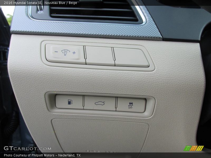 Nouveau Blue / Beige 2016 Hyundai Sonata SE