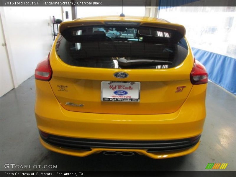 Tangerine Scream / Charcoal Black 2016 Ford Focus ST