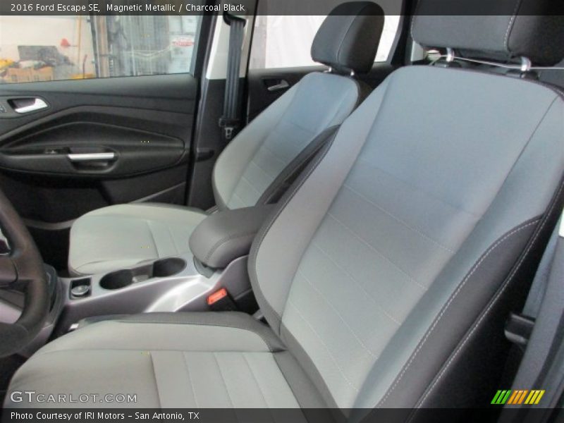 Magnetic Metallic / Charcoal Black 2016 Ford Escape SE