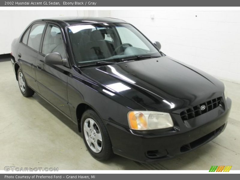 Ebony Black / Gray 2002 Hyundai Accent GL Sedan