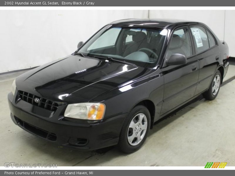 Ebony Black / Gray 2002 Hyundai Accent GL Sedan
