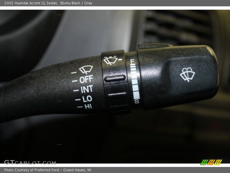 Ebony Black / Gray 2002 Hyundai Accent GL Sedan