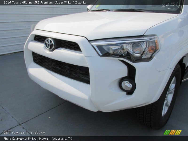 Super White / Graphite 2016 Toyota 4Runner SR5 Premium