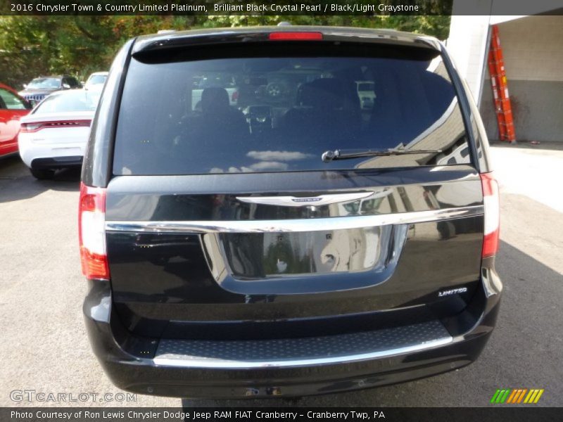Brilliant Black Crystal Pearl / Black/Light Graystone 2016 Chrysler Town & Country Limited Platinum
