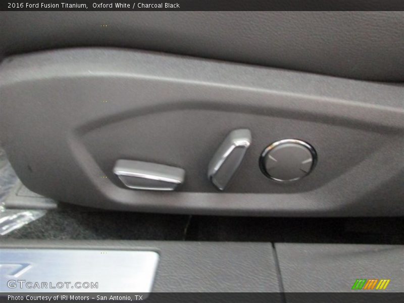 Oxford White / Charcoal Black 2016 Ford Fusion Titanium