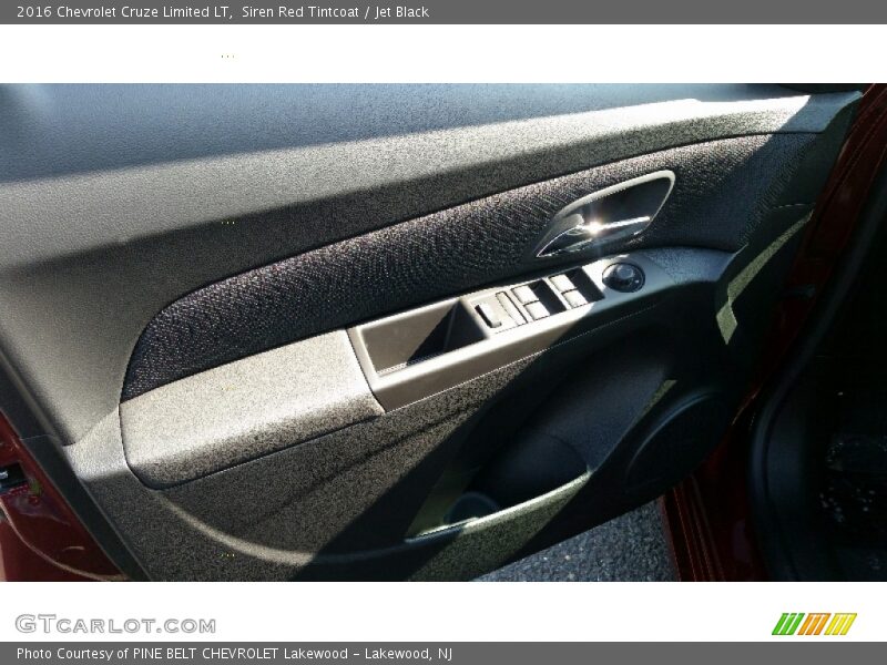Siren Red Tintcoat / Jet Black 2016 Chevrolet Cruze Limited LT