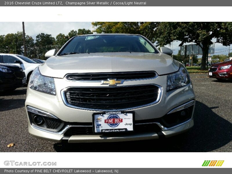 Champagne Silver Metallic / Cocoa/Light Neutral 2016 Chevrolet Cruze Limited LTZ