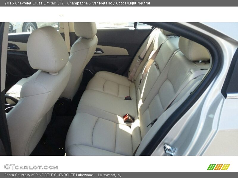 Champagne Silver Metallic / Cocoa/Light Neutral 2016 Chevrolet Cruze Limited LTZ