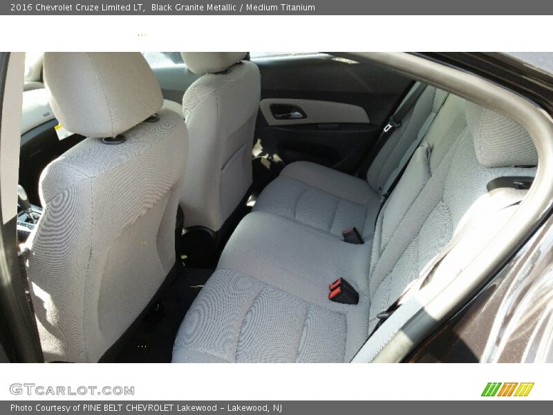 Black Granite Metallic / Medium Titanium 2016 Chevrolet Cruze Limited LT