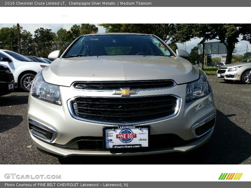 Champagne Silver Metallic / Medium Titanium 2016 Chevrolet Cruze Limited LT