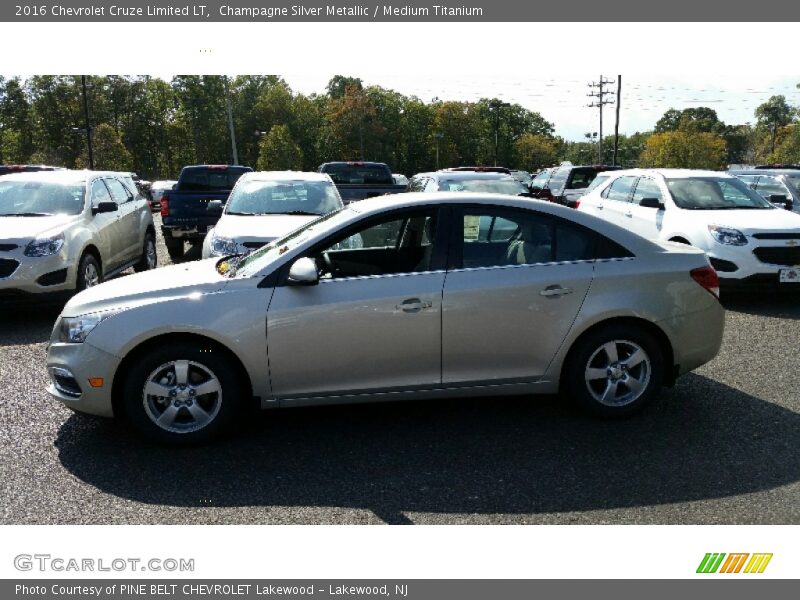 Champagne Silver Metallic / Medium Titanium 2016 Chevrolet Cruze Limited LT