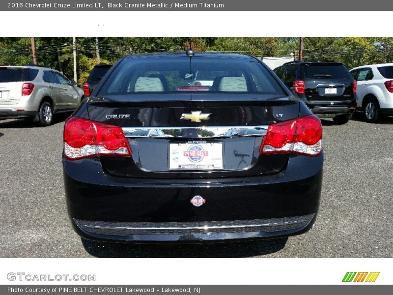 Black Granite Metallic / Medium Titanium 2016 Chevrolet Cruze Limited LT