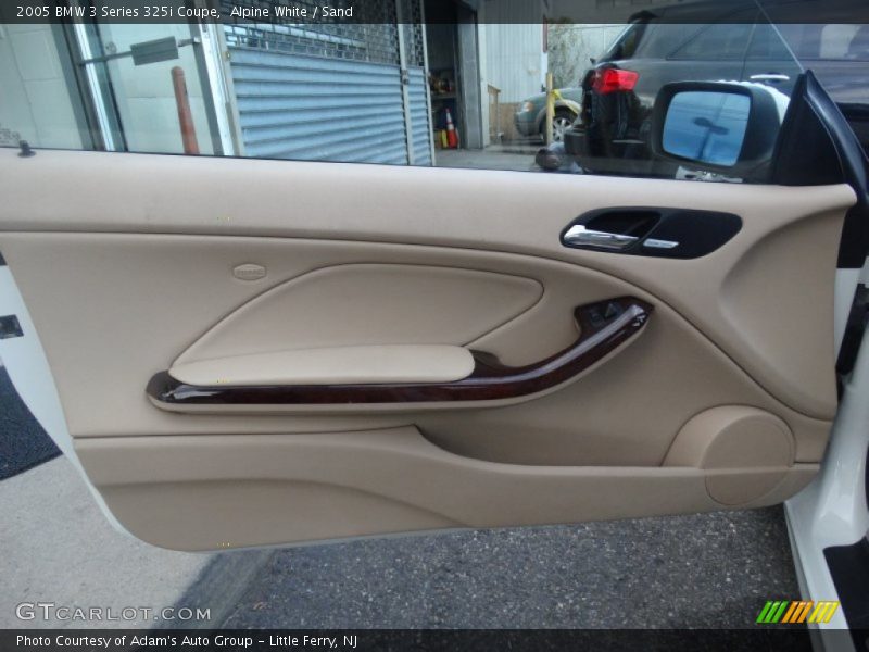 Alpine White / Sand 2005 BMW 3 Series 325i Coupe