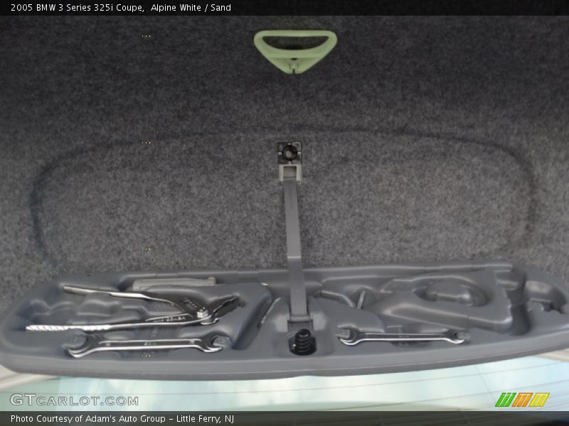 Tool Kit of 2005 3 Series 325i Coupe