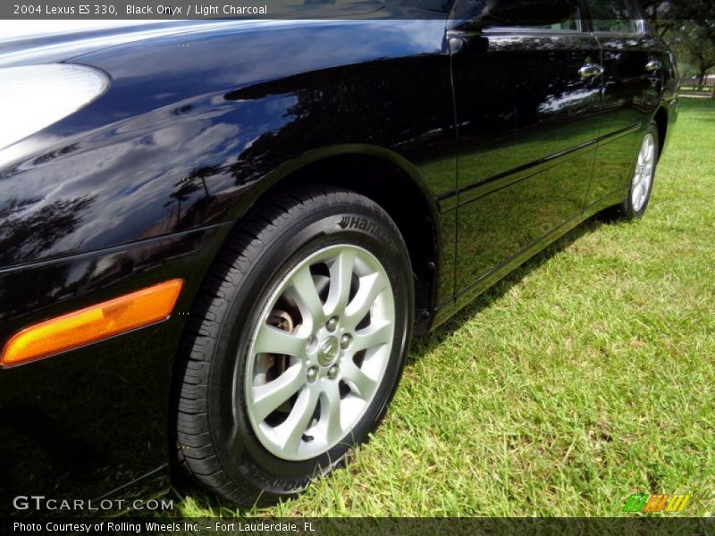 Black Onyx / Light Charcoal 2004 Lexus ES 330