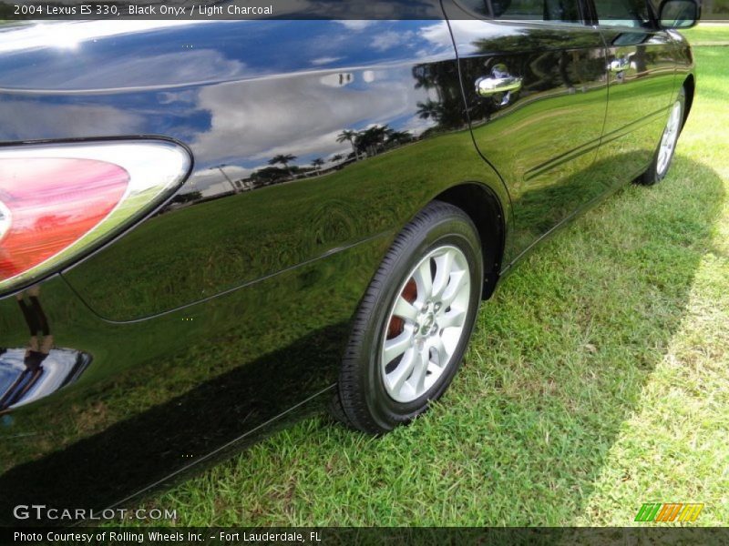 Black Onyx / Light Charcoal 2004 Lexus ES 330