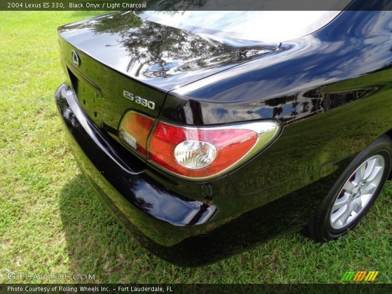 Black Onyx / Light Charcoal 2004 Lexus ES 330