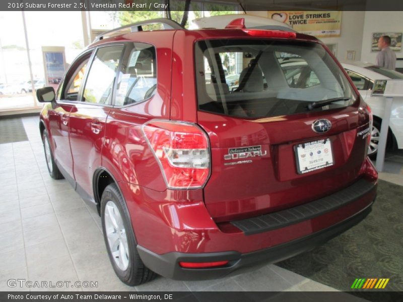 Venetian Red Pearl / Gray 2016 Subaru Forester 2.5i