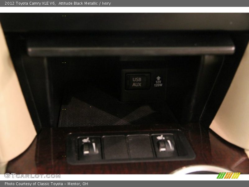 Attitude Black Metallic / Ivory 2012 Toyota Camry XLE V6