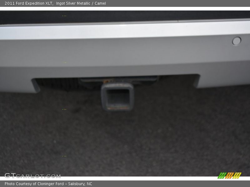 Ingot Silver Metallic / Camel 2011 Ford Expedition XLT