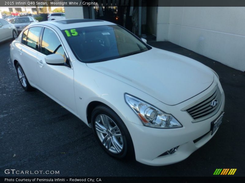 Moonlight White / Graphite 2015 Infiniti Q40 Sedan