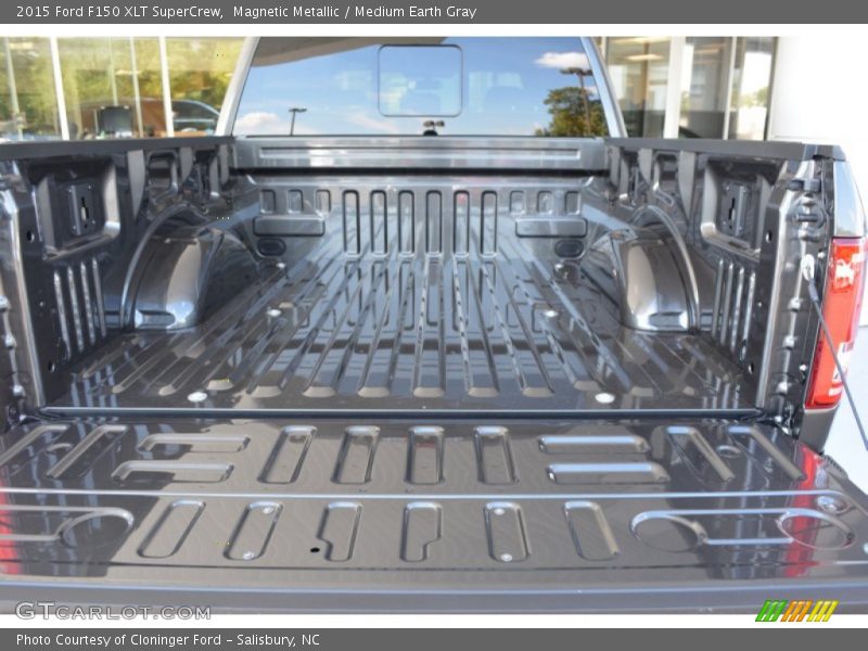 Magnetic Metallic / Medium Earth Gray 2015 Ford F150 XLT SuperCrew