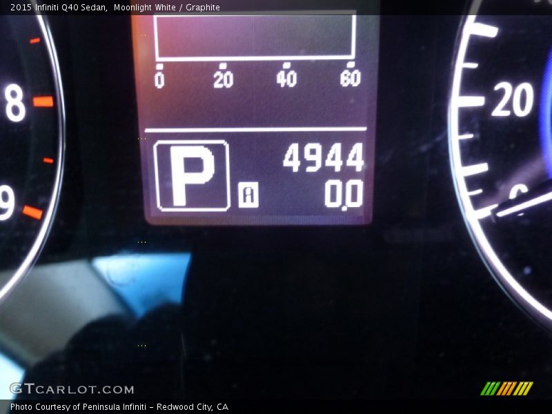 Moonlight White / Graphite 2015 Infiniti Q40 Sedan
