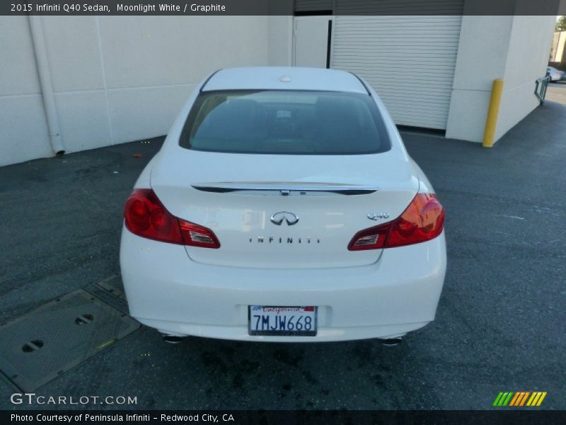 Moonlight White / Graphite 2015 Infiniti Q40 Sedan