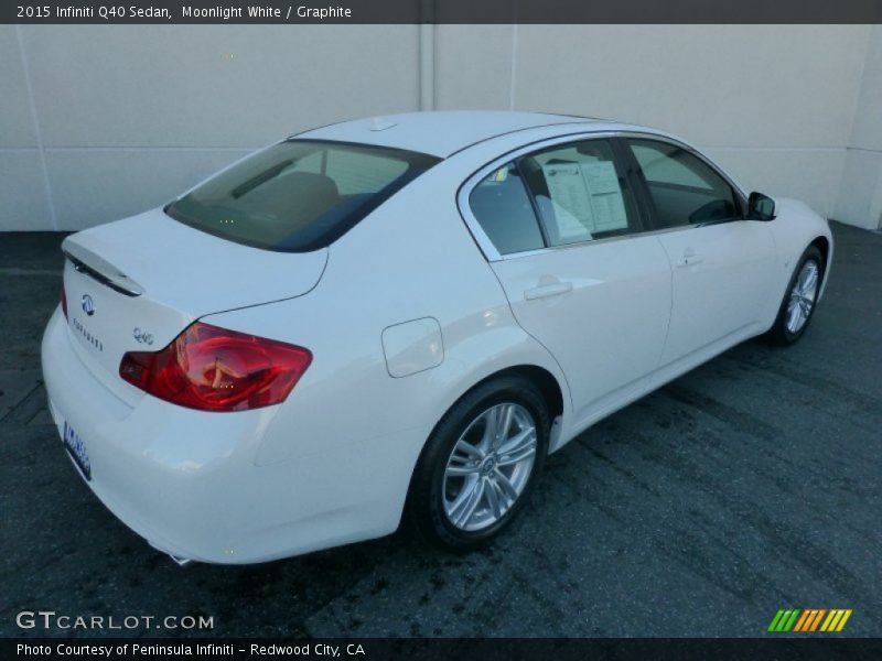 Moonlight White / Graphite 2015 Infiniti Q40 Sedan