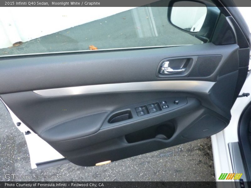 Moonlight White / Graphite 2015 Infiniti Q40 Sedan