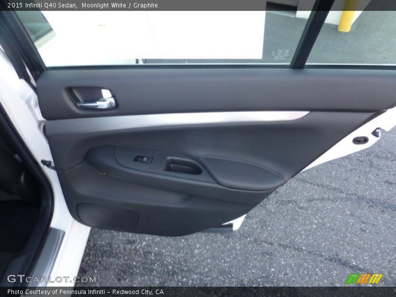 Moonlight White / Graphite 2015 Infiniti Q40 Sedan