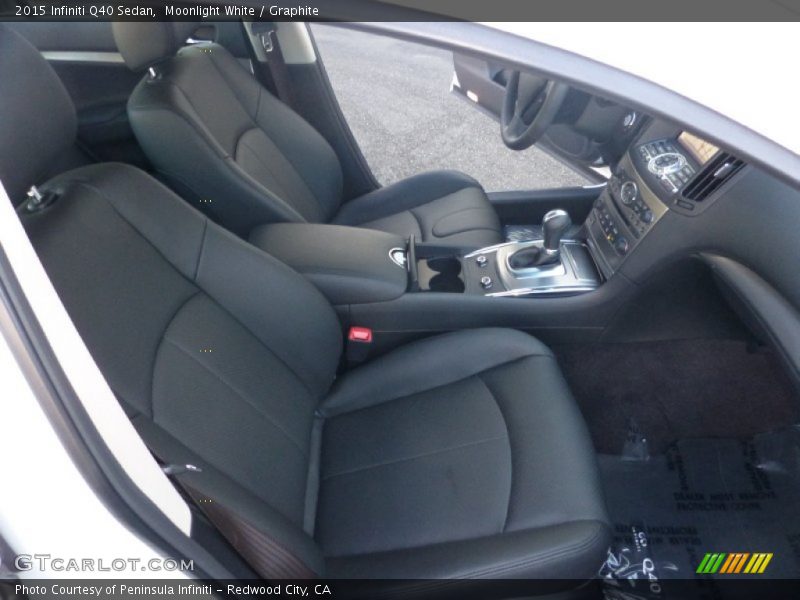 Moonlight White / Graphite 2015 Infiniti Q40 Sedan
