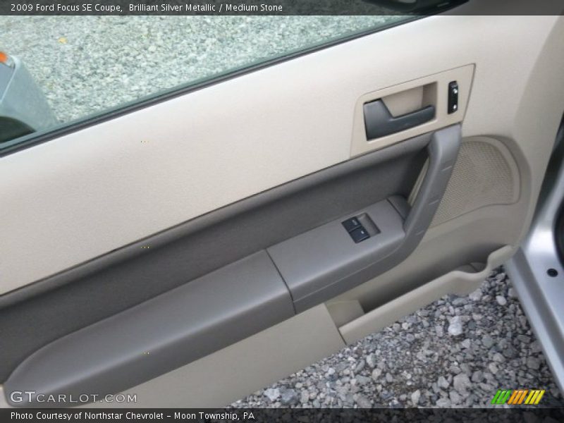 Brilliant Silver Metallic / Medium Stone 2009 Ford Focus SE Coupe